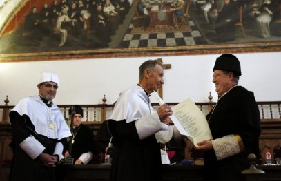 ladaria-recibe-el-doctorado-honoris-causa